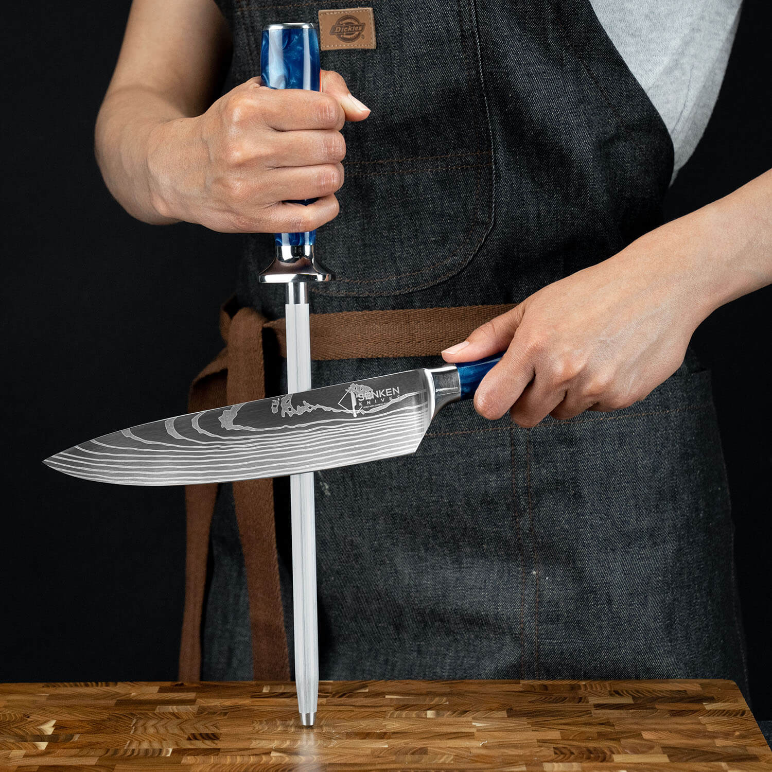 Cerulean Blue Resin Sharpening Rod High Carbon Steel Senken Knives Product Use 1