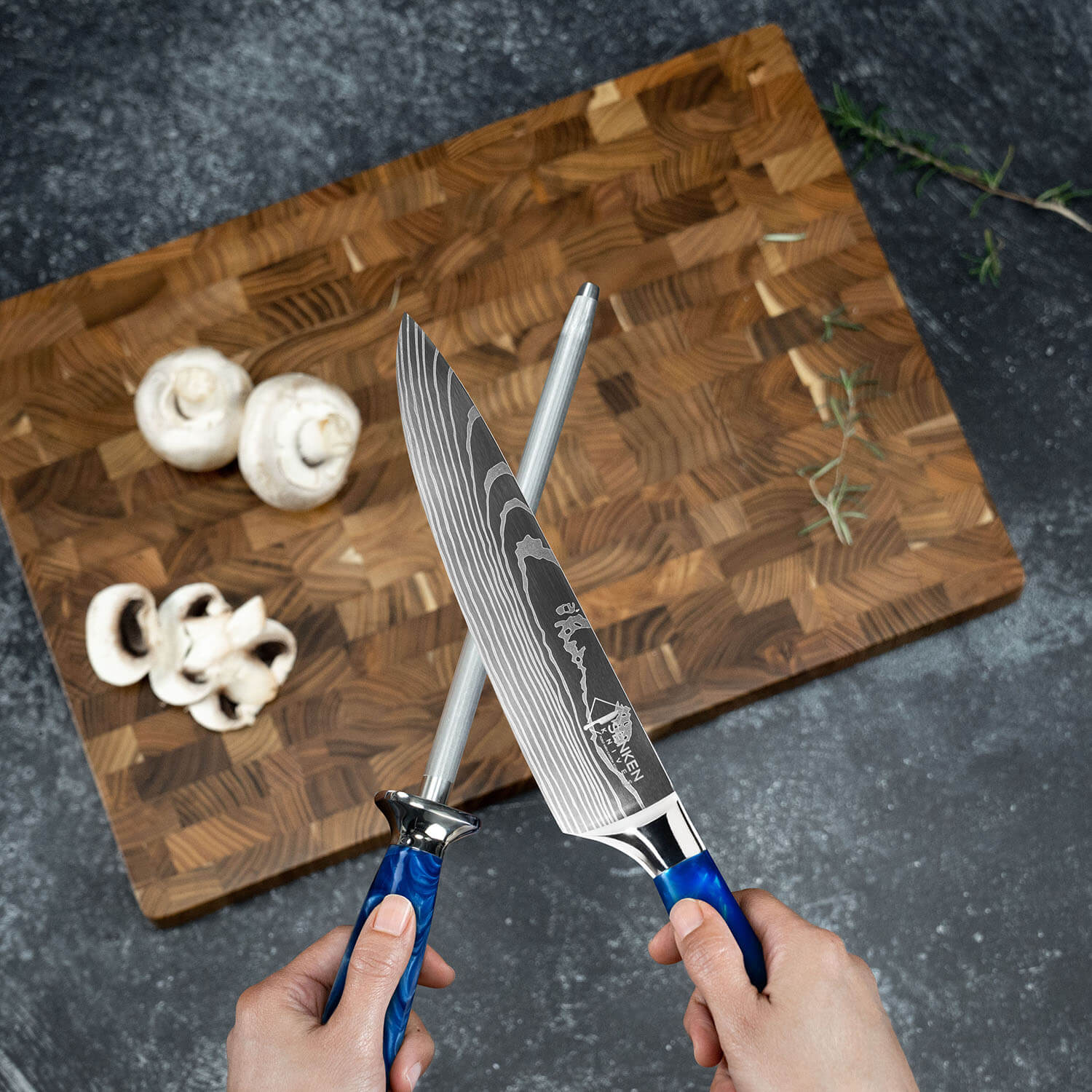 Cerulean Blue Resin Sharpening Rod High Carbon Steel Senken Knives Product Use 2