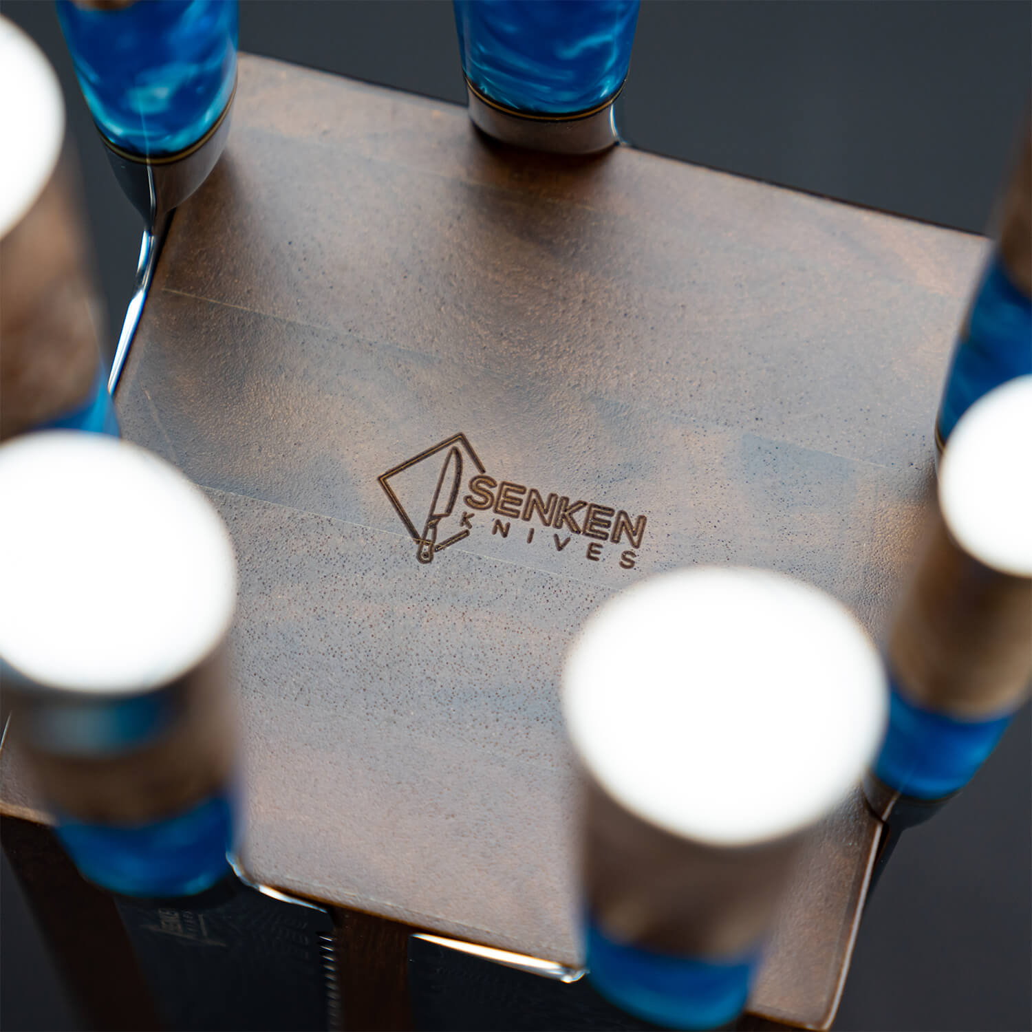 Rotating Magnetic Knife Block Top Closeup Senken Knives Logo